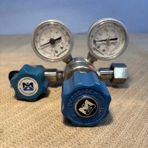 MATHESON 3513 REGULATOR VALVE W/Gauges 63-2206 0-60 Psi + 63-2233 0-3000 Psi - Picture 1 of 10