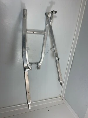 2005 YAMAHA YZ250F SUBFRAME REAR SUPPORT CHASSIS SEAT RAILING - Image 1 of 4