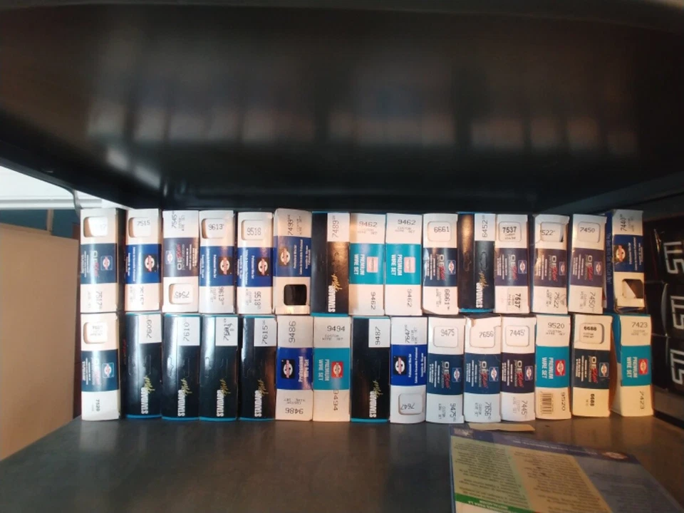 Juego de cables de bujía estándar 9487 para 85-86 Subaru GL 1.8L-H4 Foto 1 de 1