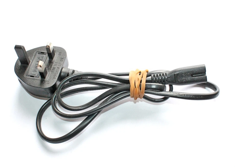 Stromkabel C7 auf englischen Dreipolstecker mit Sicherung - Bild 1 von 1