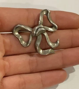 Broche prendedor vintage Lang de plata de ley 925 con lazo cinta G15 - Imagen 1 de 2