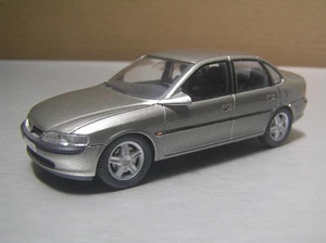 Schuco Opel Vectra Limousine grau metallic Maßstab 1:43 Made in Germany neuwertig - Bild 1 von 8