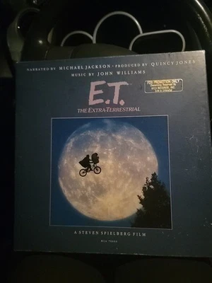 E.T.: The Extra-Terrestrial, Special Edition, Narrated by Michael Jackson (1982) Foto 1 de 4