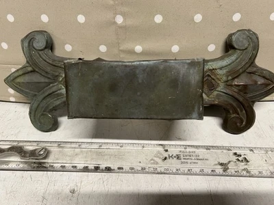 ANTIGUA correa líder techo cobre macizo ornamentado Fleur de Lis c.1890. Foto 1 de 4