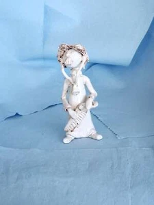 Figura sierra de mano cirujano Dino Bencini cerámica 5" blanco roto firmada usada en excelente estado - Imagen 1 de 9