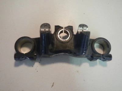 PUENTE VÁSTAGO DE DIRECCIÓN 1980 1981 YAMAHA IT250 IT 175 250 81 80 YZ 144 Foto 1 de 4