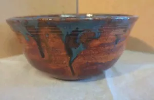 Ceramica vintage fatta a mano, fioriera, argilla lanciata a mano, marrone scuro con schizzi blu - Foto 1 di 8