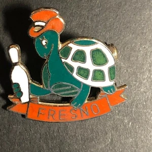 Vintage c1980's  approx. 1" x 1" Turtle Blowing Pin Enamel Pin / Pin Back - Picture 1 of 2