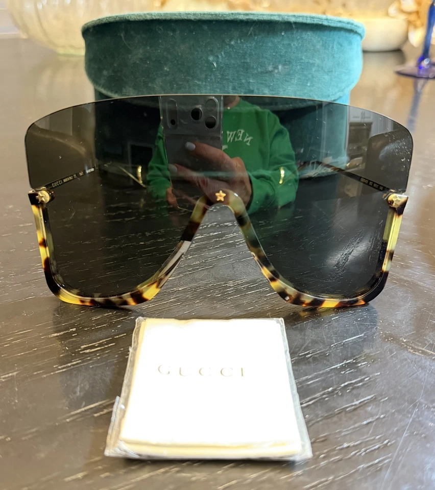 Gafas de sol Gucci GG0540S Shield marco habana/tortuga y lentes negras Foto 1 de 4