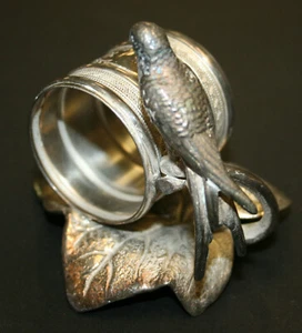 Victorian LONG TAIL BIRD LEAF Silver Plated Napkin Ring Meriden B Co #202 - Picture 1 of 4