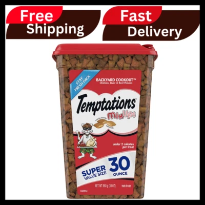 Temptations MixUps golosinas crujientes y suaves para gatos, cocina en el patio trasero, pollo y carne de res Foto 1 de 4