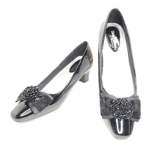 Torta Caliente Pumps Size 9 Black Patent with Bead Flower Bow - Picture 1 of 12