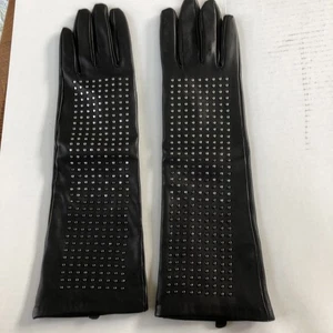 Guantes largos de cuero de oveja negros con tachuelas Brian Atwood x Neiman Marcus x Target - Imagen 1 de 7