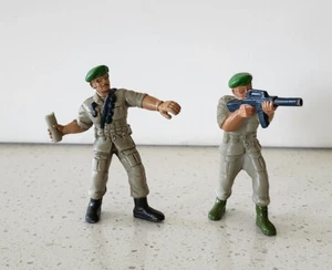 Mattel 1986 Guts! G.U.T.S.! Green Berets Soldaten Spielzeug Armee Vintage 2er Set - Bild 1 von 7