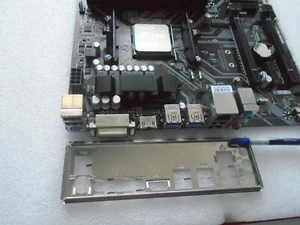 AMD GIGABYTE B450M DS3H V2 AM4 Motherboard Combo w/ RYZEN 3 2200G & 16GB Memory - Picture 1 of 16