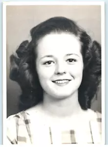 Vintage Foto 40er Jahre, Posenbild Portait einer Frau, 5 x 3, schwarz weiß C - Bild 1 von 2