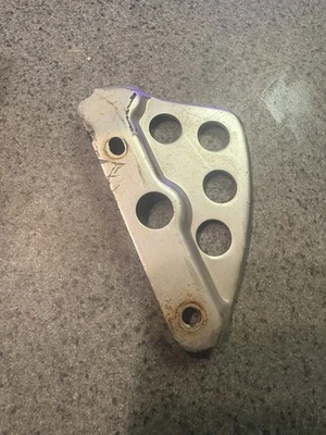 1987 Yamaha Yz 125 Chain Guard Yz 125  - Image 1 of 4