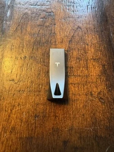 Clé USB TESLA OEM modèle S,3,X,Y pour dashcam et mode sentinelle 128 Go - Photo 1/2