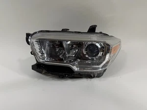 2016 2017 2018 2019 2020 2021 2022 Toyota Tacoma Headlight Halogen Left OEM - Foto 1 di 10