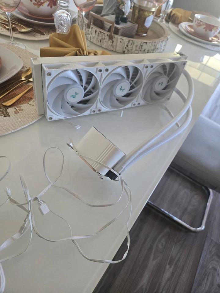 DeepCool LS720 Liquid CPU Cooler - White - Image 1 of 2