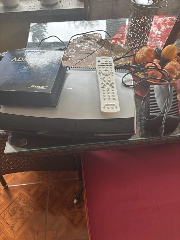 Bose Lifestyle AV18 III Steuerkonsole Mediacenter Inkl. Fernbedienung +AdaptiQ - Bild 1 von 2