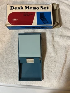Carl 320 Retro Türkis Schreibtisch Memo Set unbenutzt OVP Kalender Papierfach - Bild 1 von 12