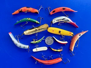 VTG LOT 13 CRANKBAITS FISHING LURES LAZY IKE FLATFISH DIVERS FLOATING MIX CLONES - Picture 1 of 10