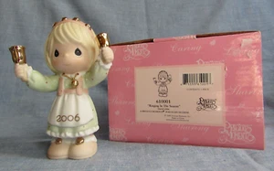 ENESCO PRECIOUS MOMENTS FIGURINE RINGING IN THE SEASON 2006 610001 MIB - Picture 1 of 6