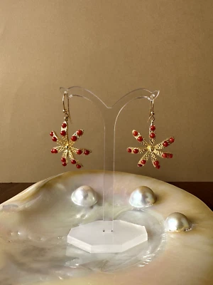 Orecchini in argento 925 bagnato oro e pallini di vero corallo rosso naturale - Immagine 1 di 4