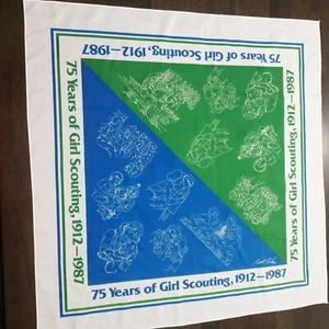 Vintage 1987 Girl Scout Scarf Bandana 75th Anniversary Signned 25×26" Green Blue - Picture 1 of 12
