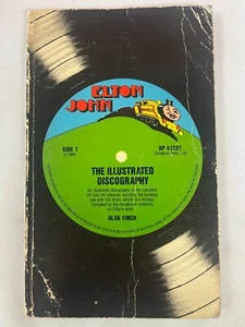 Elton John The Illustrated Discography 1981 Softcover Alan Finch - Foto 1 di 8