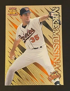 1996 Pacific Prisms Gold #P75 Mike Mussina - Baltimore Orioles - Picture 1 of 2