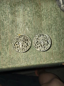 Vintage-Silver Tone Open Work Filigree Clip On Earrings - Picture 1 of 2
