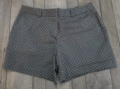 Worthington Women's Modern Fit Shorts Size 6  Geometric Bermuda Golf - Image 1 of 4