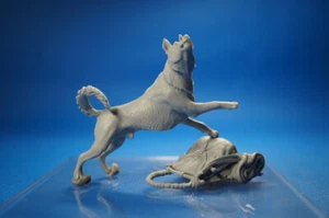 Resin Kit 555 1/10 Dog and Saddle bag - Picture 1 of 5