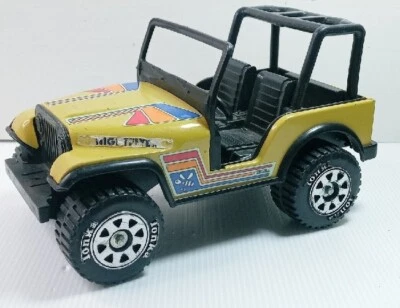 Camión de juguete vintage Tonka Jeep 4x4 amarillo MR 970 ACERO PRENSADO Foto 1 de 4