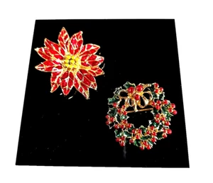 VTG Poinsettia & Wreath Brooch Pin Gold Tone Costume Jewelry Set Of 2 Holiday - Picture 1 of 11