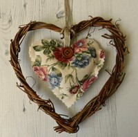 Rustic Shabby Chic Wicker Hanging Heart Decoraion. Vintage Roses. Gift.