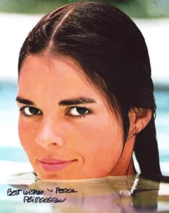 ALI MACGRAW SIGNED AUTOGRAPHED 8x10 PHOTO HOLLYWOOD ACTRESS MODEL BECKETT BAS - Picture 1 of 2