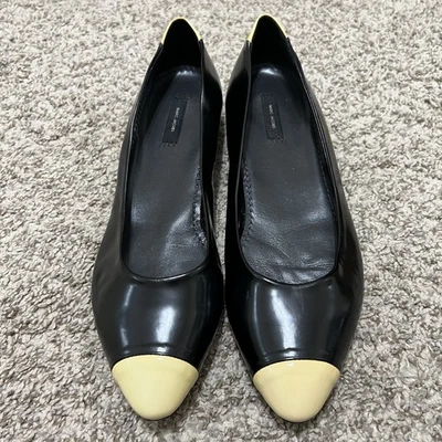 Marc Jacobs Negro y Crema Contraste Puntera Charol Planos Talla 41 EE. UU. 11 Foto 1 de 4