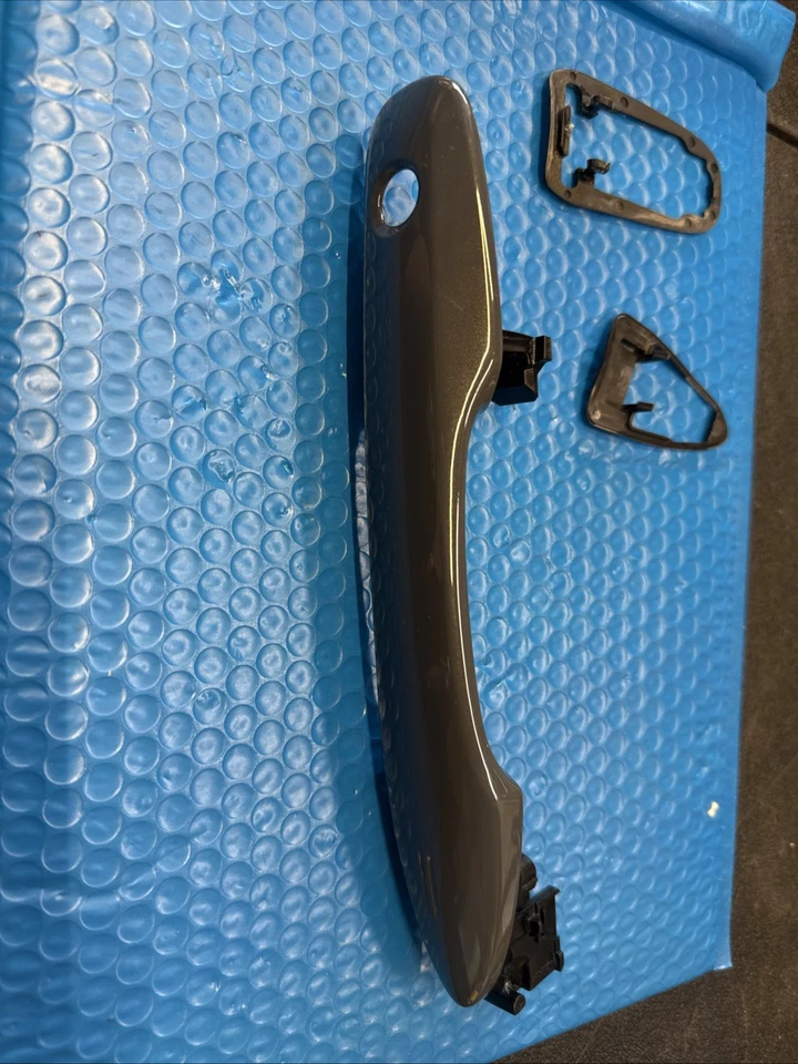 2024 Toyota Prius Prime Front Left Door Handle Cement Gray  - Image 1 of 4