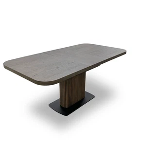 Furniture Village 'Jai' Small Solid Oak Extending Dining Table RRP £800 NEW - Picture 1 of 10