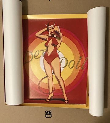 RARO: PINTURA CANÓNICA MEL RAMOS… ¡¡EN PEGATINA DE 18” X 18”!! POP + OLOR COCHE NUEVO Foto 1 de 4