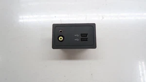 Infiniti Q50 2016-2019 fabricante de equipos originales conjunto de puerto USB delantero auxiliar 284H34GA2C - Imagen 1 de 10
