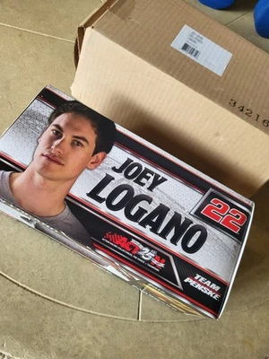 Ford Fusion 2017 Joey Logano NASCAR 1/24 Shell Penzoil 1 de 1168 Foto 1 de 4