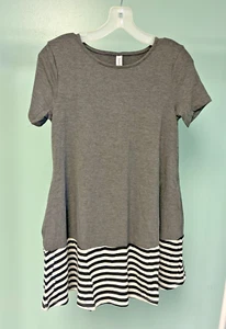 Zenana Premium Womens M Grey and Striped Blouse w/Pockets - Picture 1 of 5