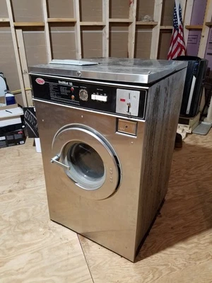 Коммерческая стиральная машина Unimac Unimat 18 фунтов 240 В - UC18MD2AU2 с монетным управлением [б/у] - Изображение 1 из 4