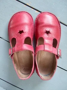 RED OR DEAD ZIGGY STAR CUT OUT MARY JANE T BAR SHOES - SIZE 6 PRE OWNED - Picture 1 of 7
