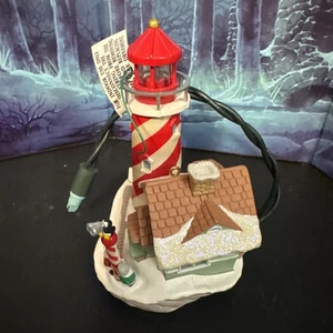 Hallmark Keepsake Decorazione Albero di Natale #7 Auguri Faro 2003 Nuova Magia - Foto 1 di 7