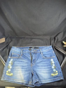 Harper Denim Corto Envejecido Tiro Medio Para Mujer Azul Talla 27 Flores Bordadas - Imagen 1 de 6